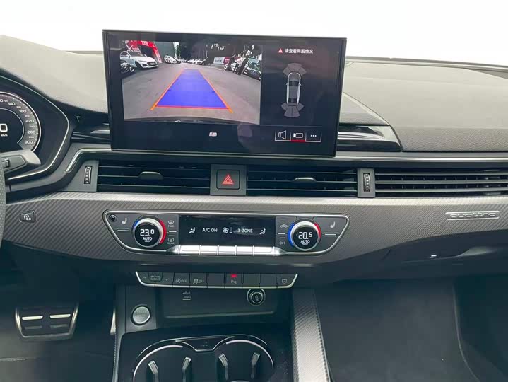 Фото 8 - Audi A4L