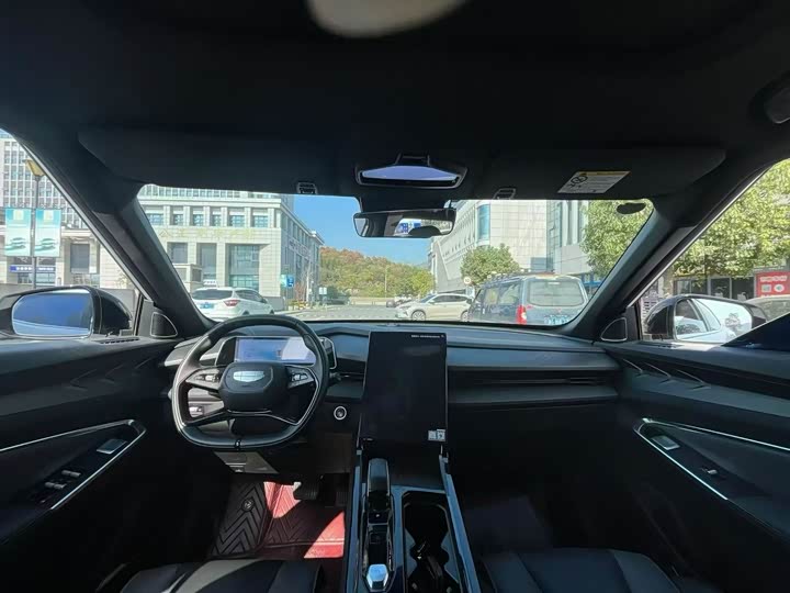 Фото 5 - Geely Atlas