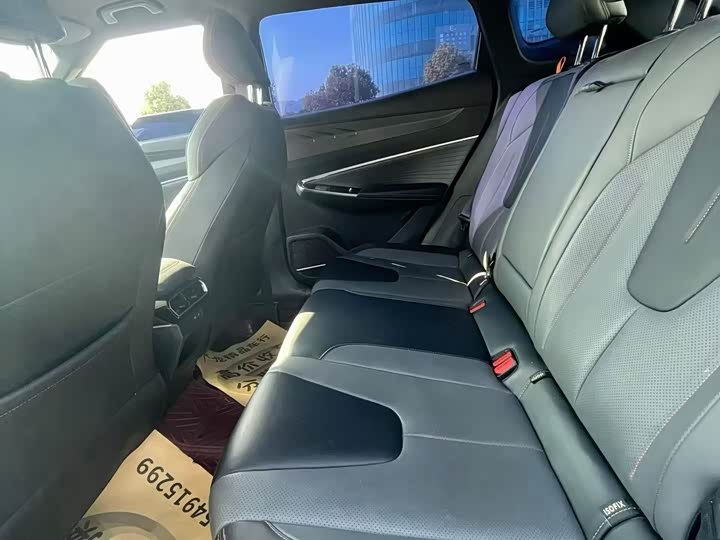 Фото 6 - Geely Atlas