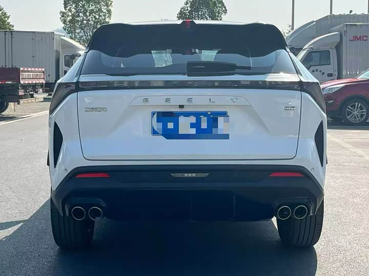 Фото 8 - Geely Atlas