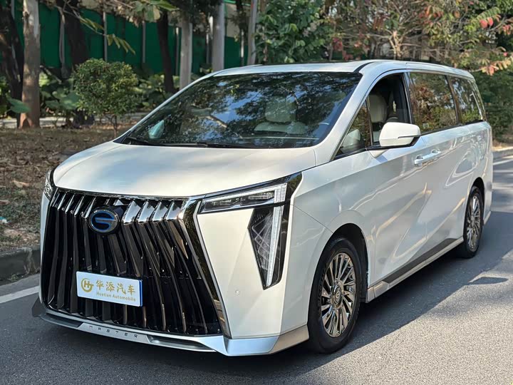 Фото 1 - GAC Trumpchi M8