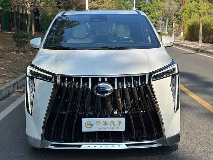 Фото 2 - GAC Trumpchi M8