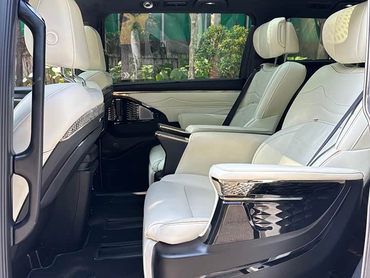 Фото 4 - GAC Trumpchi M8