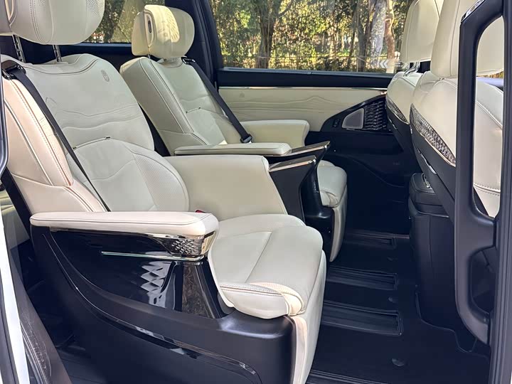 Фото 8 - GAC Trumpchi M8