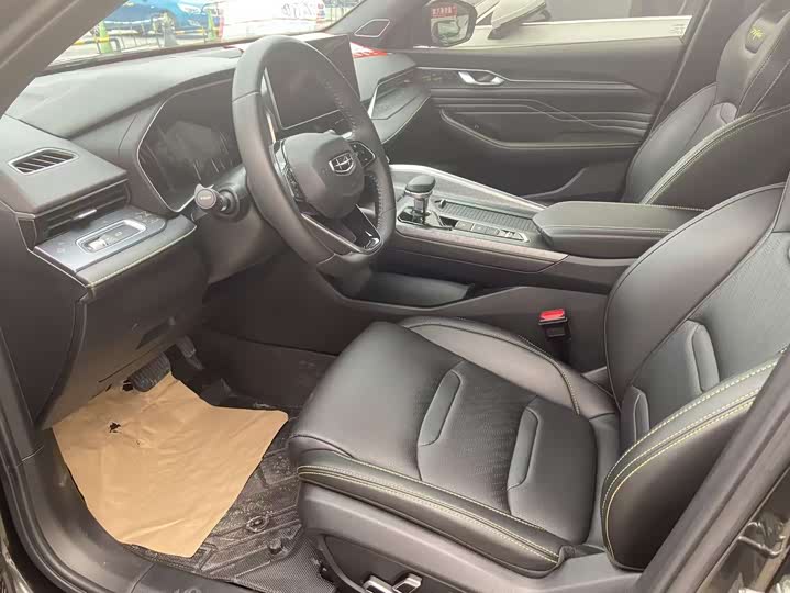 Фото 4 - Geely Preface