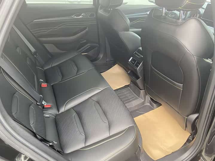 Фото 7 - Geely Preface