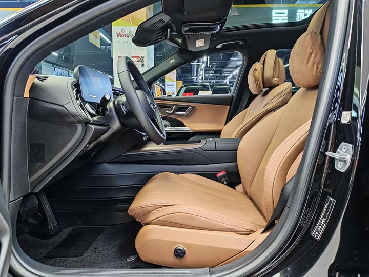 Фото 4 - Mercedes-Benz E-Class