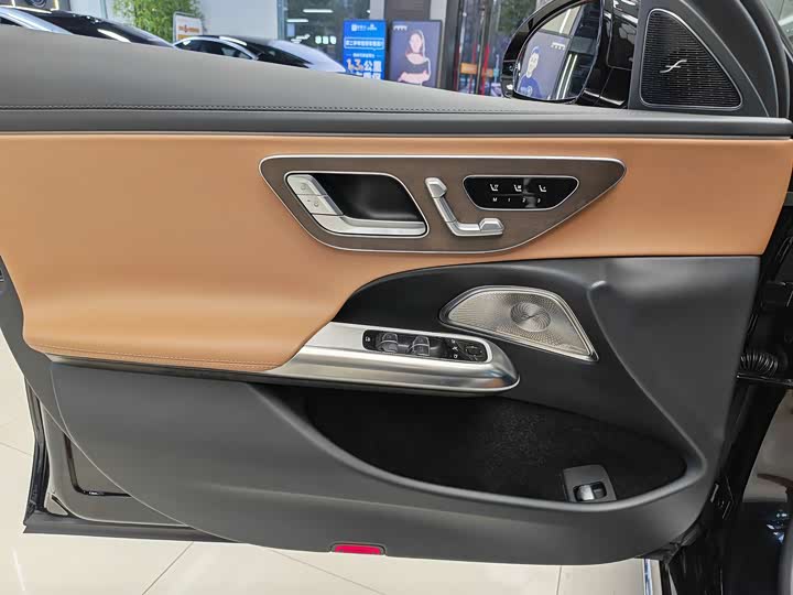 Фото 9 - Mercedes-Benz E-Class