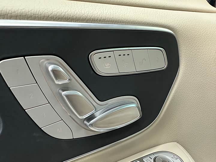 Фото 6 - Mercedes-Benz V-Class