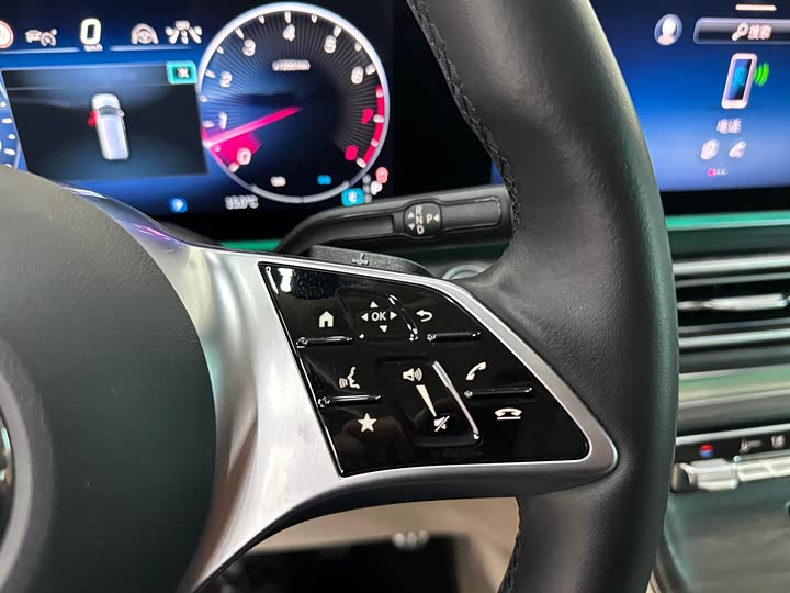 Фото 7 - Mercedes-Benz V-Class