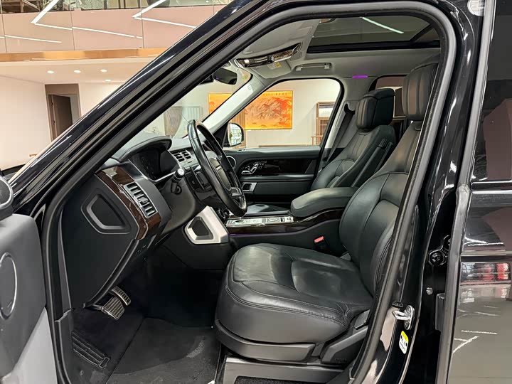 Photo 8 - Land Rover Range Rover