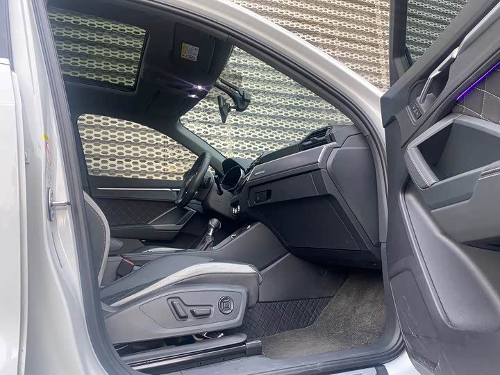 Фото 9 - Audi Q3