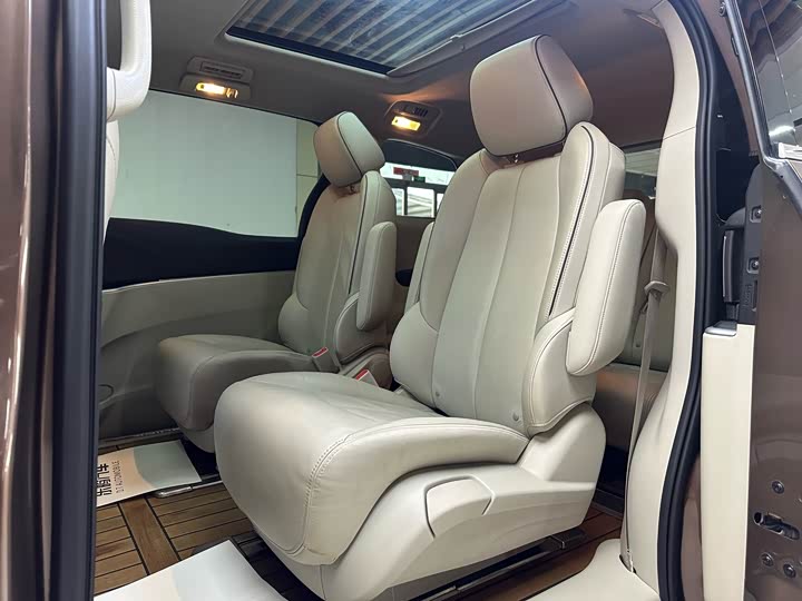 Фото 8 - Buick GL8 ES