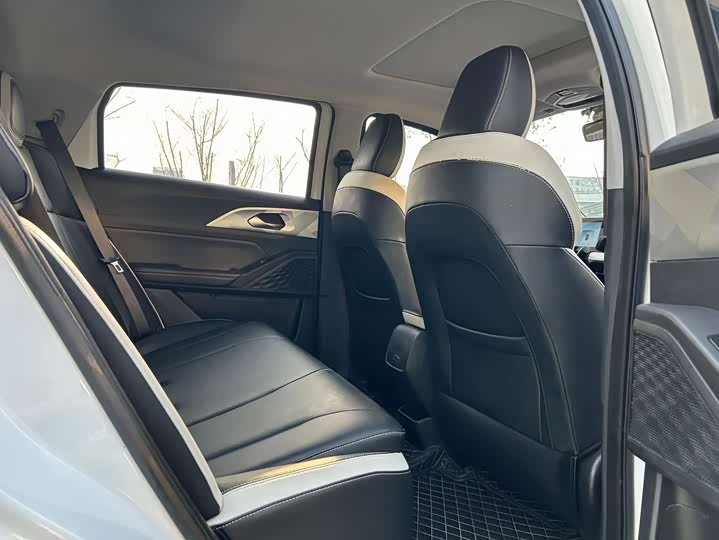 Фото 5 - Geely Geometry E Firefly