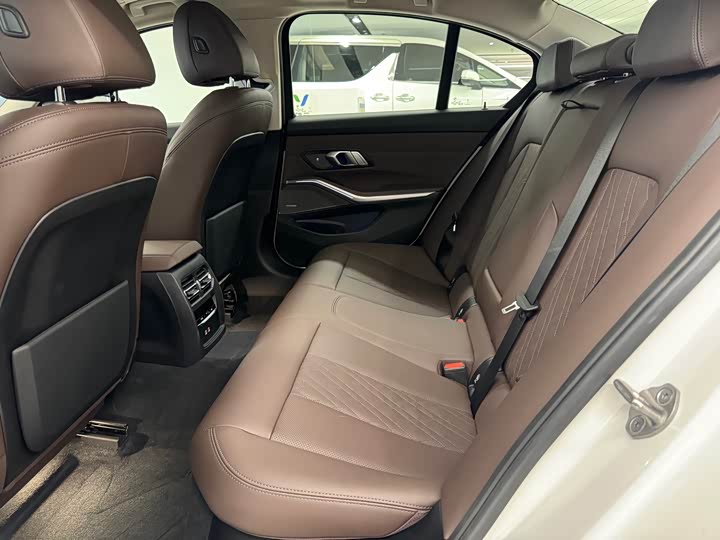 Фото 9 - BMW 3 Series