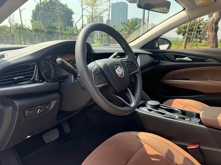 Фото 9 - Buick Regal