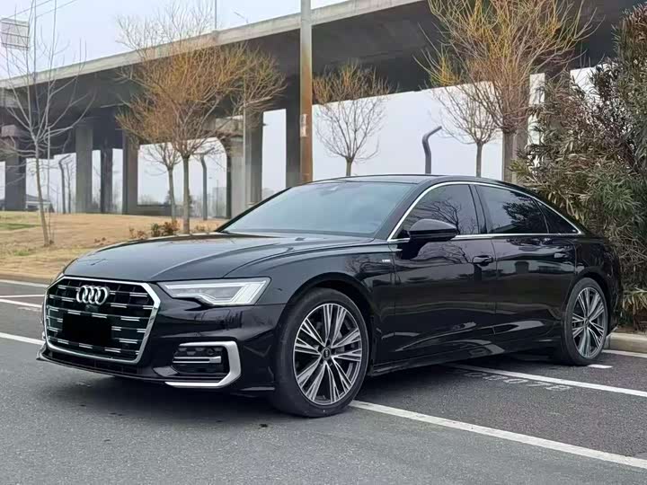 Фото 1 - Audi A6L