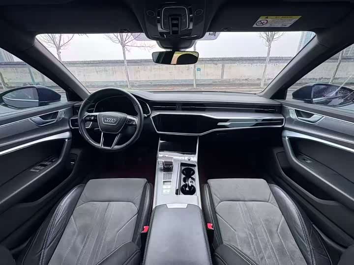 Фото 5 - Audi A6L