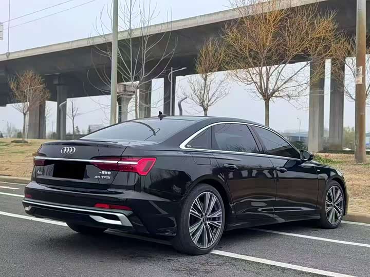 Фото 7 - Audi A6L