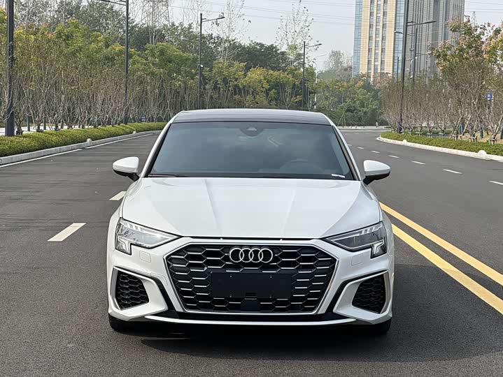 Фото 2 - Audi A3