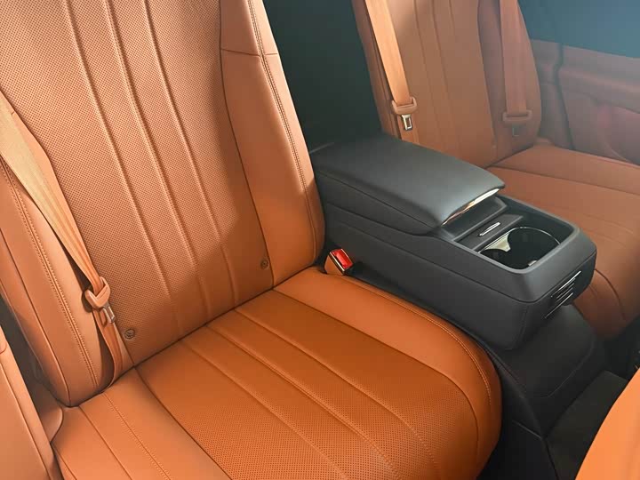 Фото 5 - Bentley Flying Spur