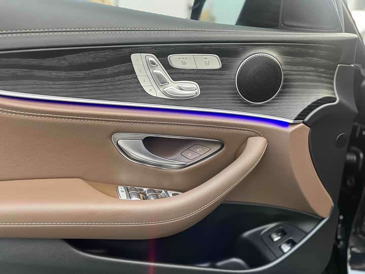 Фото 5 - Mercedes-Benz E-Class Hybrid