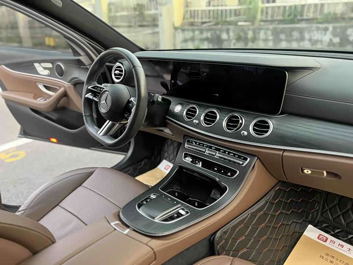 Фото 9 - Mercedes-Benz E-Class Hybrid