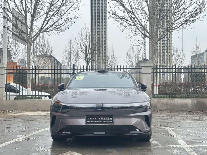 Photo 2 - Zeekr 007 GT