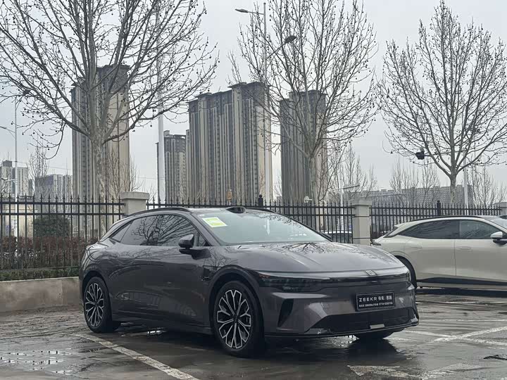 Photo 3 - Zeekr 007 GT