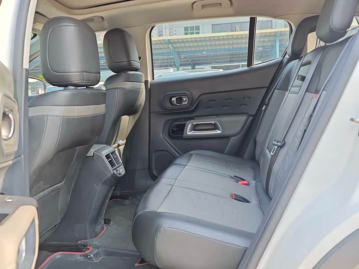 Фото 8 - Citroen C5 Aircross 2023