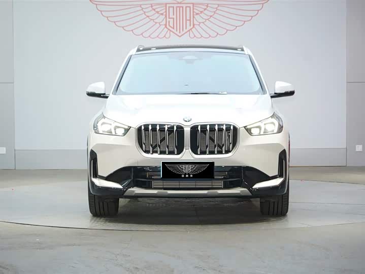 Фото 2 - BMW X1