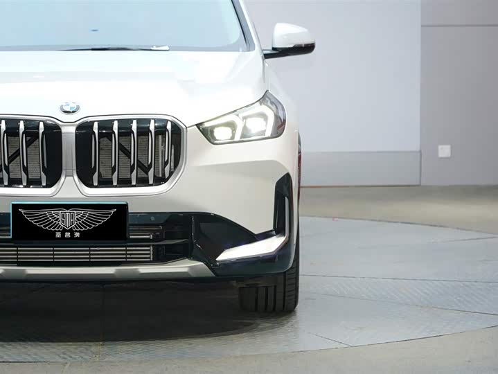 Фото 3 - BMW X1