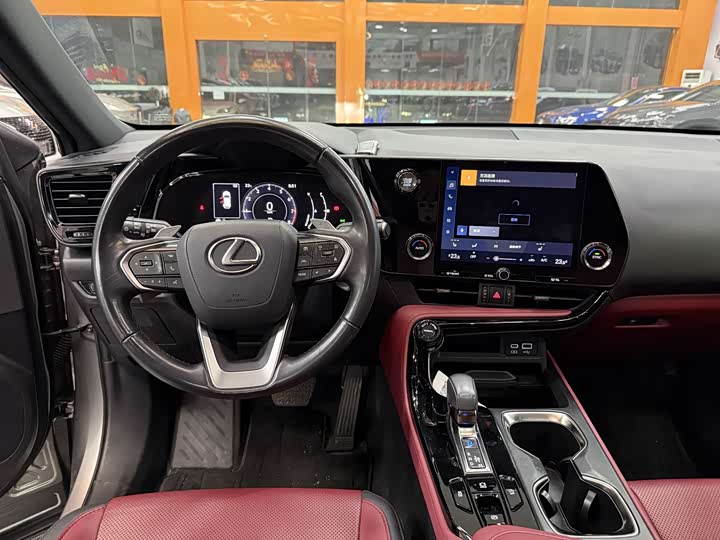 Photo 5 - Lexus NX