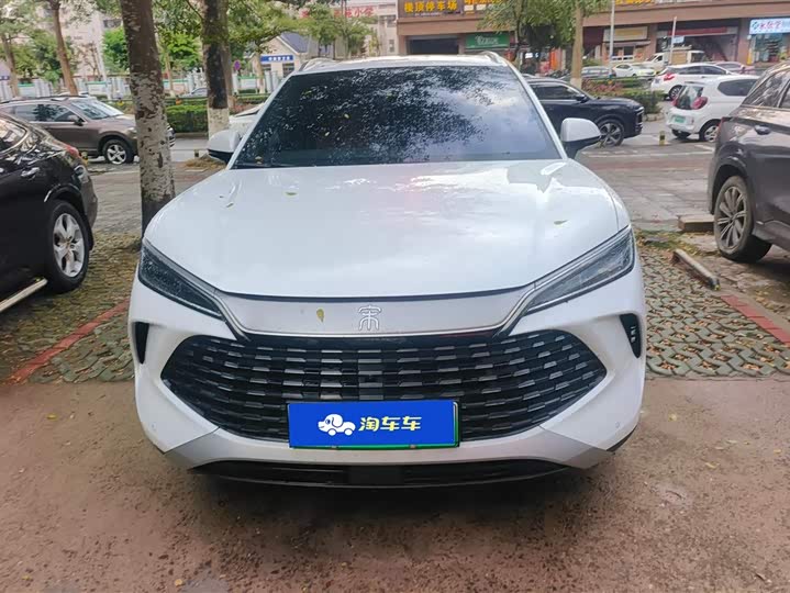 Photo 2 - BYD Song L DM-i Hybrid