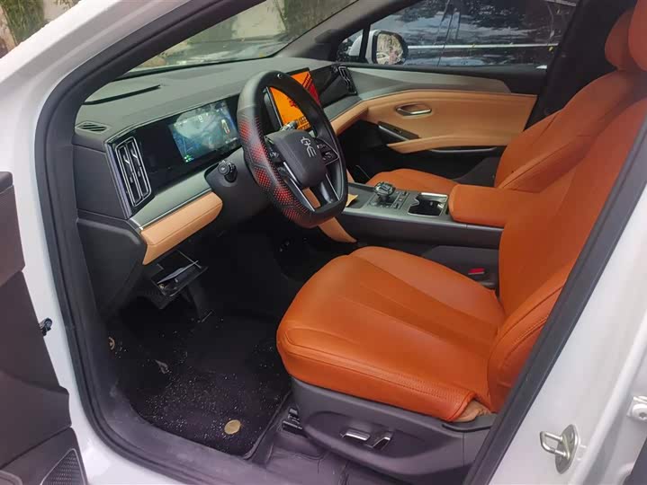 Photo 9 - BYD Song L DM-i Hybrid