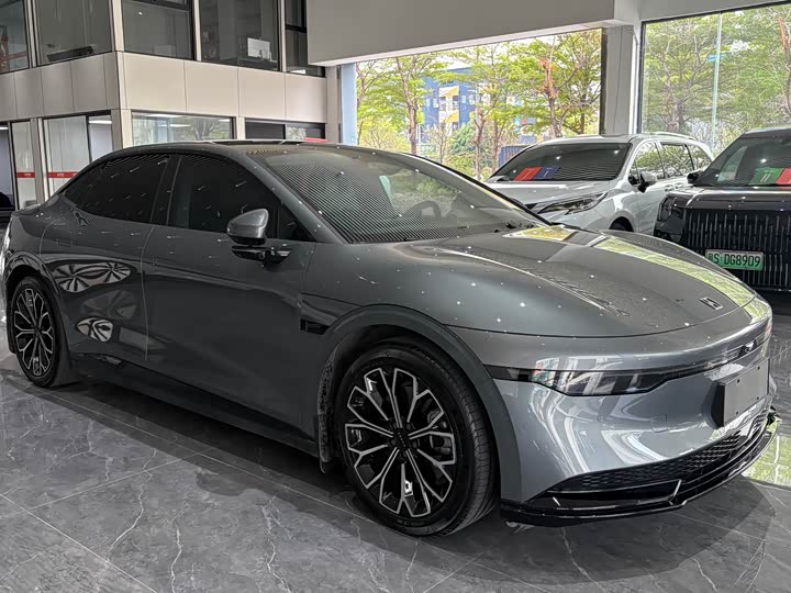 Фото 4 - Zeekr 007