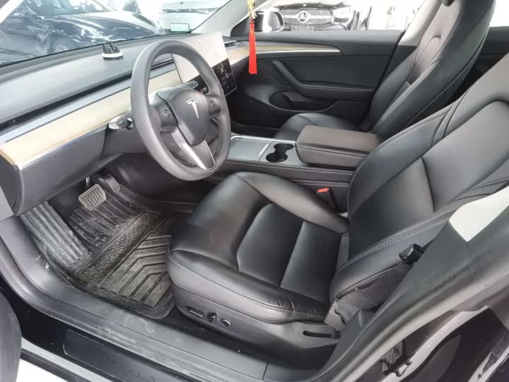 Фото 6 - Tesla Model 3