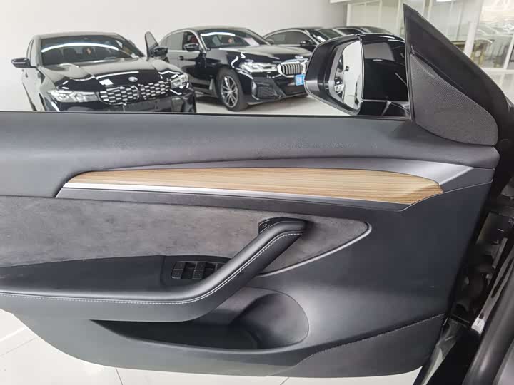 Фото 7 - Tesla Model 3