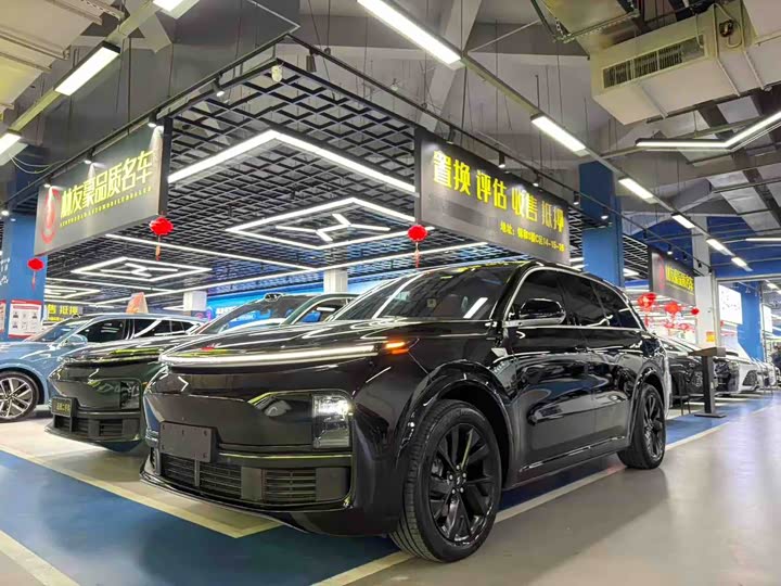 Фото 1 - LiXiang L8