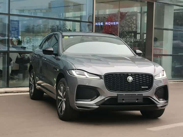 Фото 2 - Jaguar F-Pace