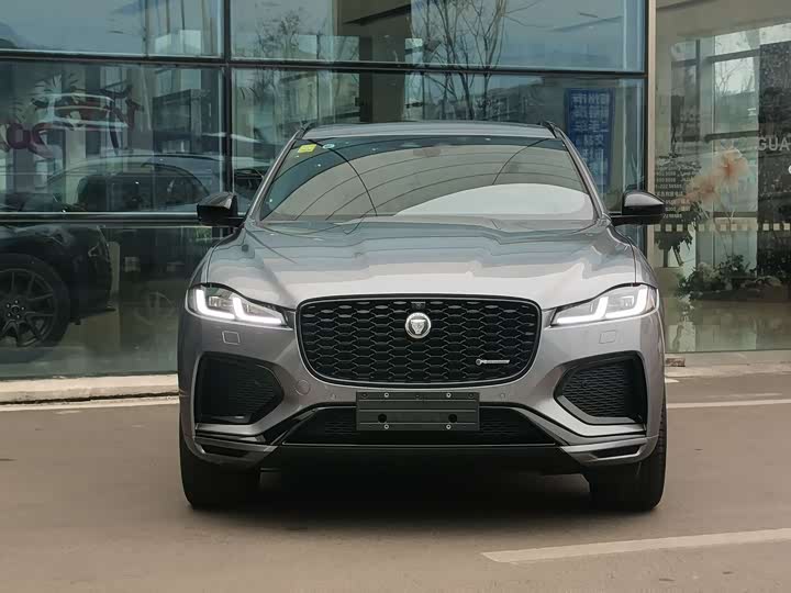 Фото 3 - Jaguar F-Pace