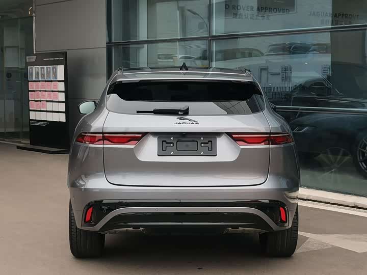 Фото 8 - Jaguar F-Pace
