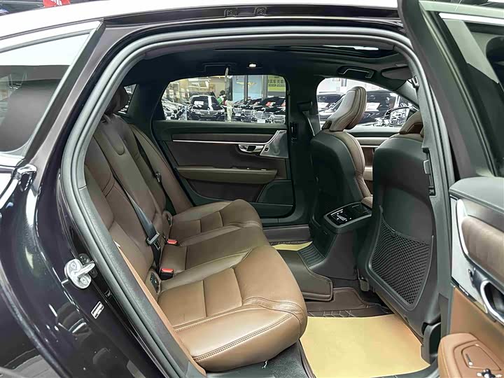 Фото 8 - Volvo S90 Hybrid