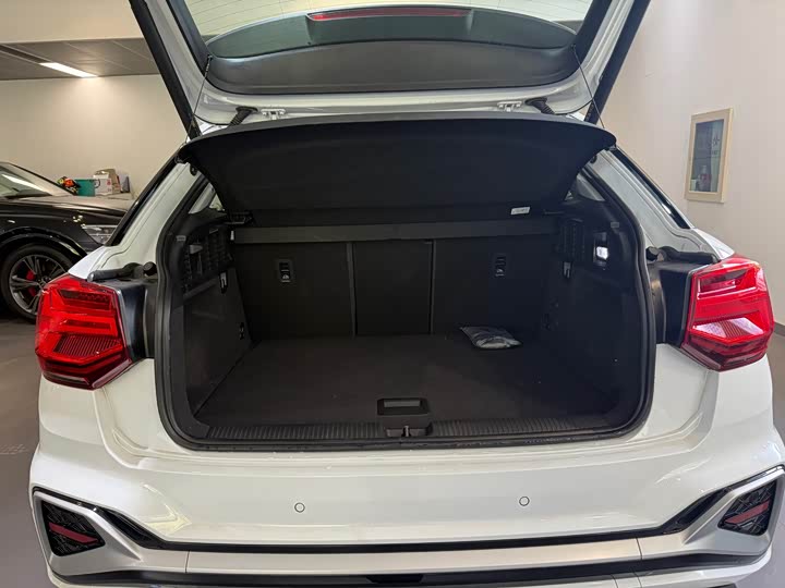 Фото 4 - Audi Q2L