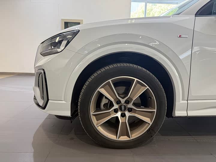 Фото 5 - Audi Q2L