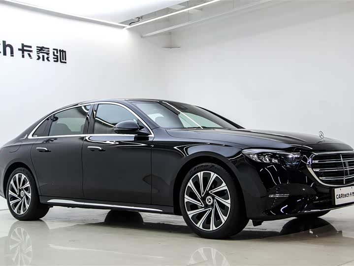 Фото 3 - Mercedes-Benz E-Class