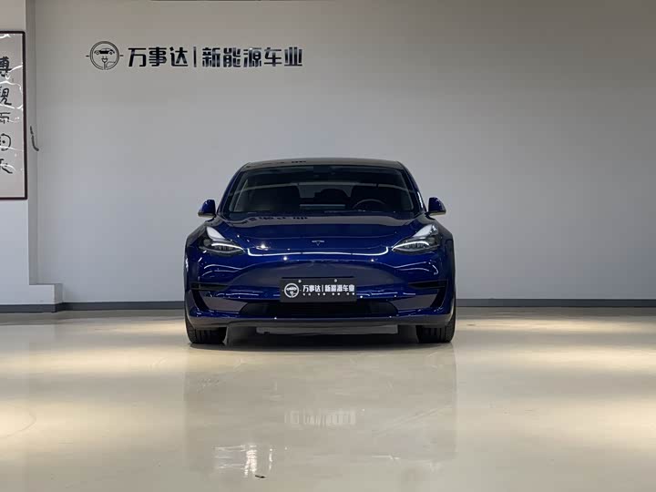 Фото 2 - Tesla Model 3