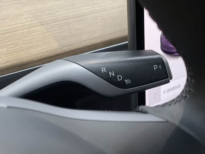 Фото 9 - Tesla Model 3