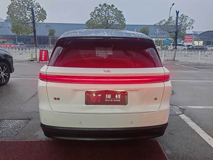 Фото 8 - LiXiang i8