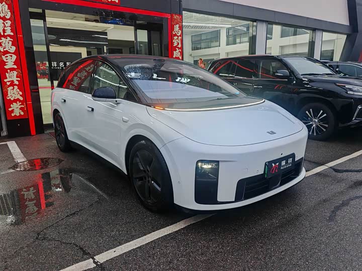 Фото 9 - LiXiang i8